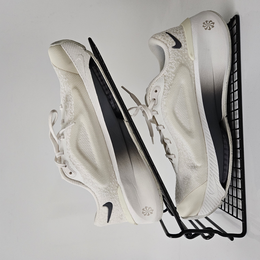Nike Versair Coconut Milk Sz 8